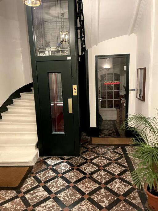 Apartamento Magnifique Studio Champs-Elysee París Exterior foto