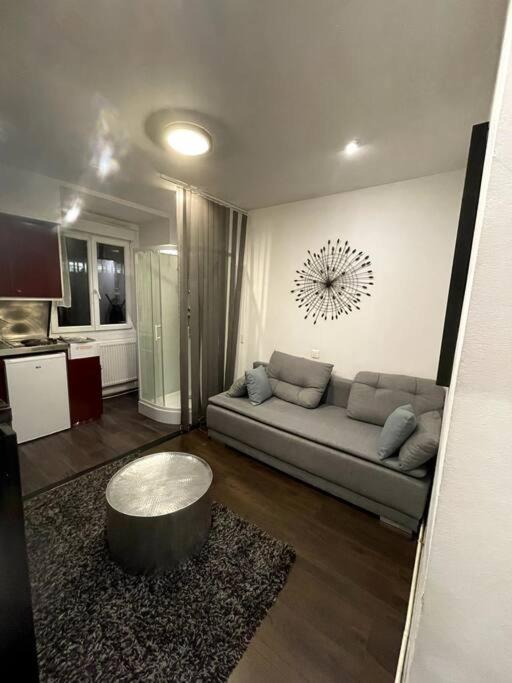 Apartamento Magnifique Studio Champs-Elysee París Exterior foto